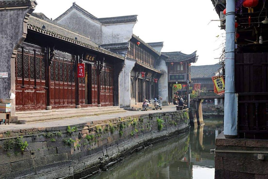 南京夫子庙景区开展夜间市容整治行动